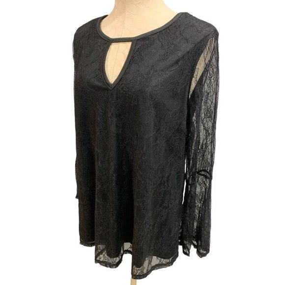 2X Absolutely Famous Women's Black Lace Pullover Blouse Keyhole Neckline - Picture 4 of 8